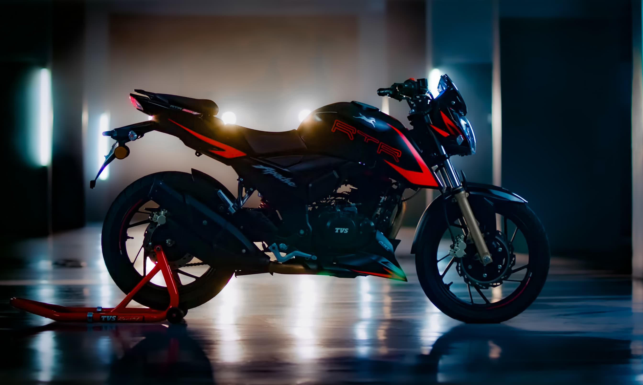 TVS Apache RTR 200 4v 2025